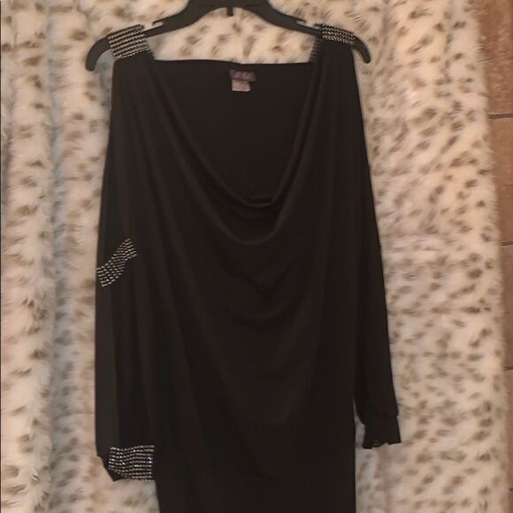 Beautiful black dress   - Picture 1 of 5